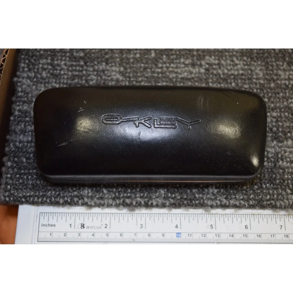 Oakley Sunglasses Eyeglasses Clam Shell Black - Logo CASE ONLY - Flaw